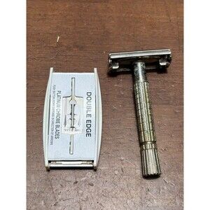 Vintage 1966 Gillette L1  Safety Razor with blades